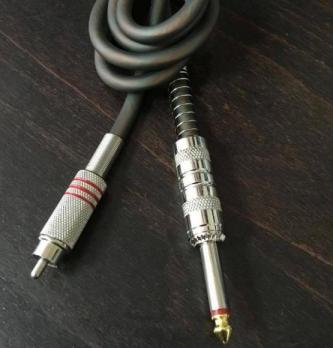   Силиконов кабел с RCA букса